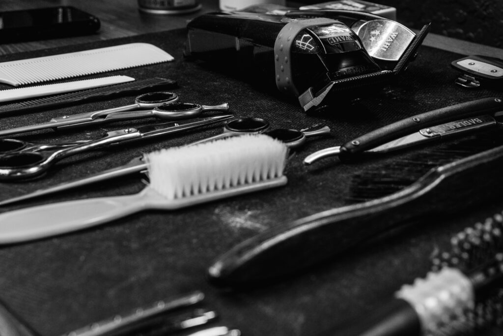 Arrangement of hairdressing tools